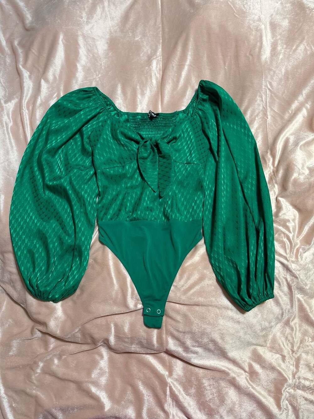 Express Green Satin Jacquard Tie-Front Puff Sleeve Bodysuit